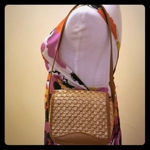 Shoulder straw bag